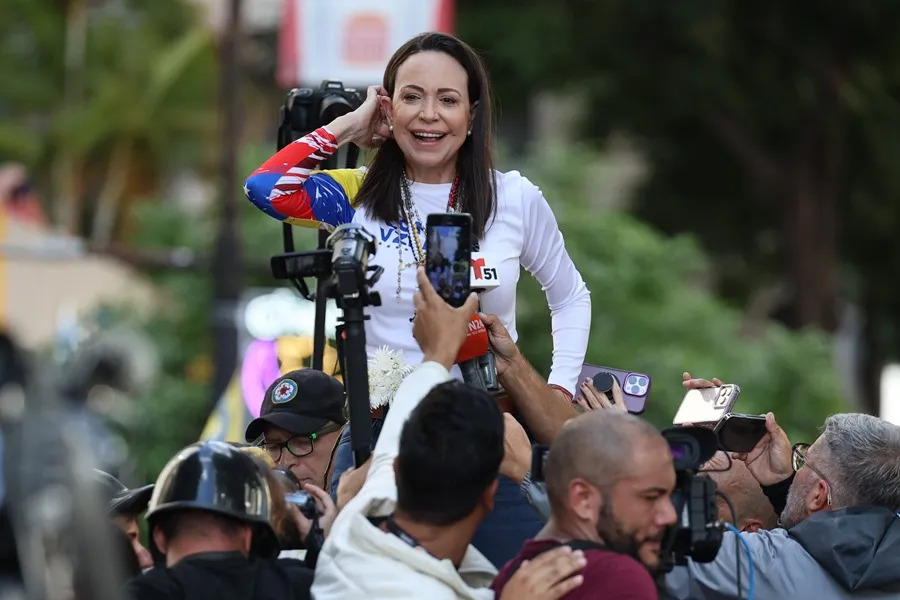 Maduro libera a Machado tras intervención de Trump 