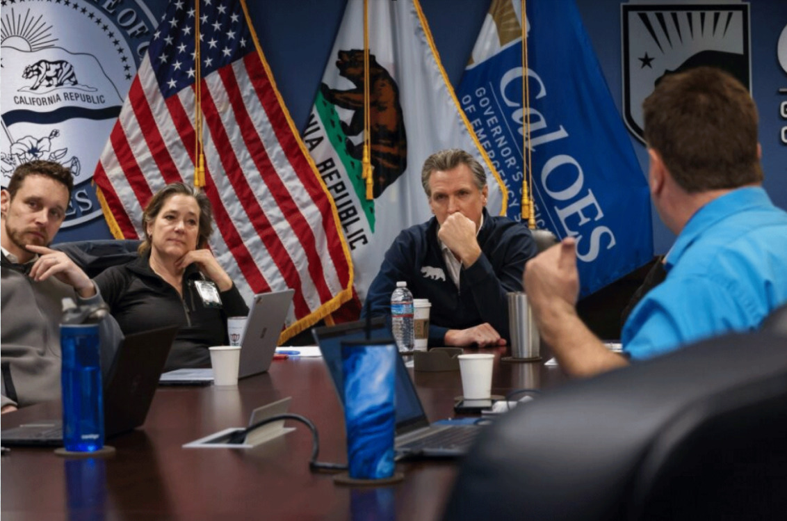 California activa asistencia federal para sobrevivientes de incendios