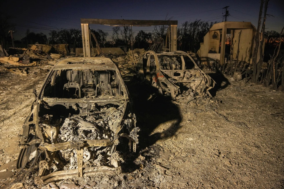 Afectados por incendios en Los Ángeles no volverán a casa pronto