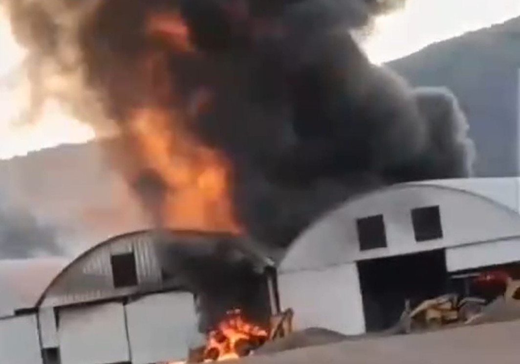 Explosión de toma clandestina de Pemex provoca incendio Tepeji del Río