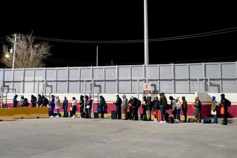 Trump declarará emergencia nacional en la frontera, afirma funcionario