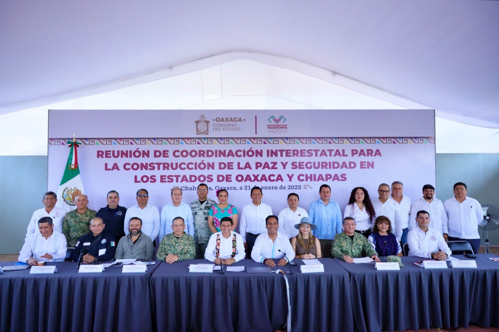 Reunión de mandatarios con presidentes municipales. Reunión de mandatarios con presidentes municipales.