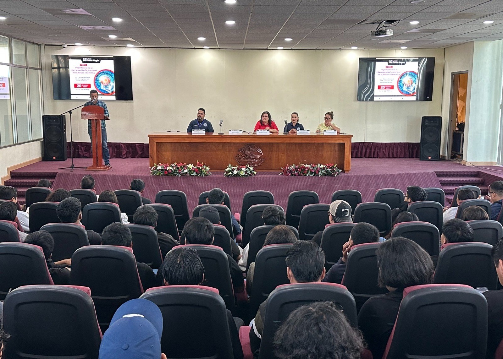 Un aspecto de las actividades del foro en el Instituto Flores Magón del Congreso del estado.