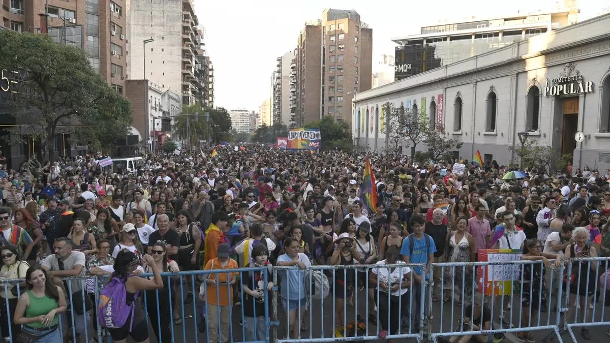 Marcha antifascista en Buenos Aires contra las políticas de Milei