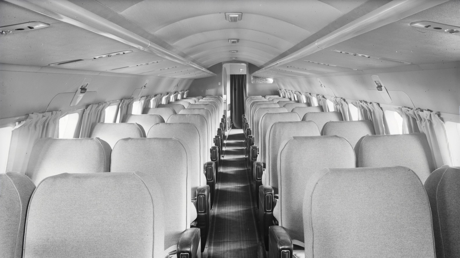 Una de las configuraciones de la cabina para vuelos comerciales del modelo del Convair. Una de las configuraciones de la cabina para vuelos comerciales del modelo del Convair.