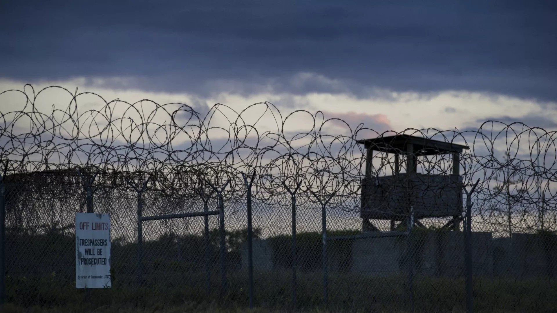 EEUU inicia primer traslado de migrantes a la prisión de Guantánamo