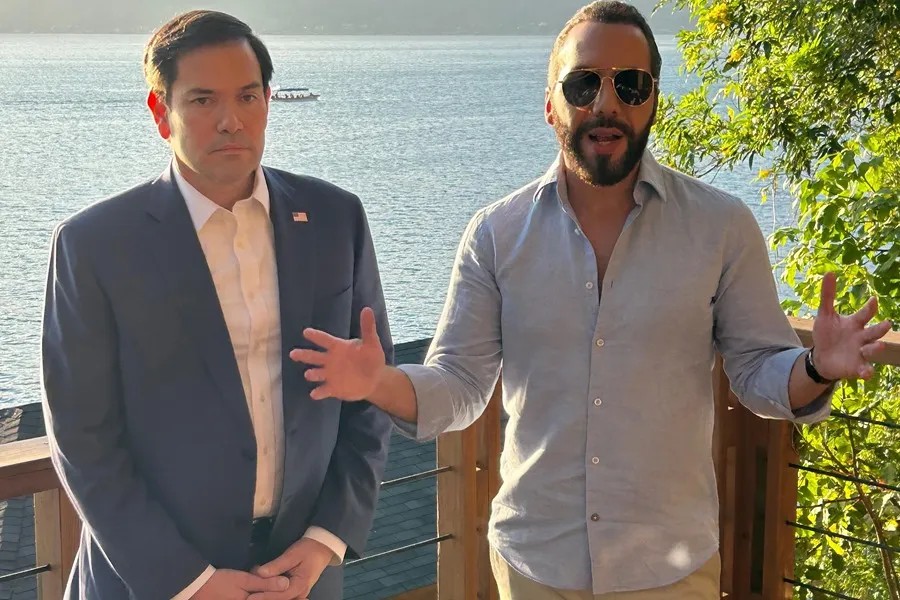El secretario de Estado de Estados Unidos, Marco Rubio (i), posa junto al presidente de El Salvador, Nayib Bukele, en El Congo (El Salvador). Foto: EFE/ Eduard Ribas El secretario de Estado de Estados Unidos, Marco Rubio (i), posa junto al presidente de El Salvador, Nayib Bukele, en El Congo (El Salvador). Foto: EFE/ Eduard Ribas