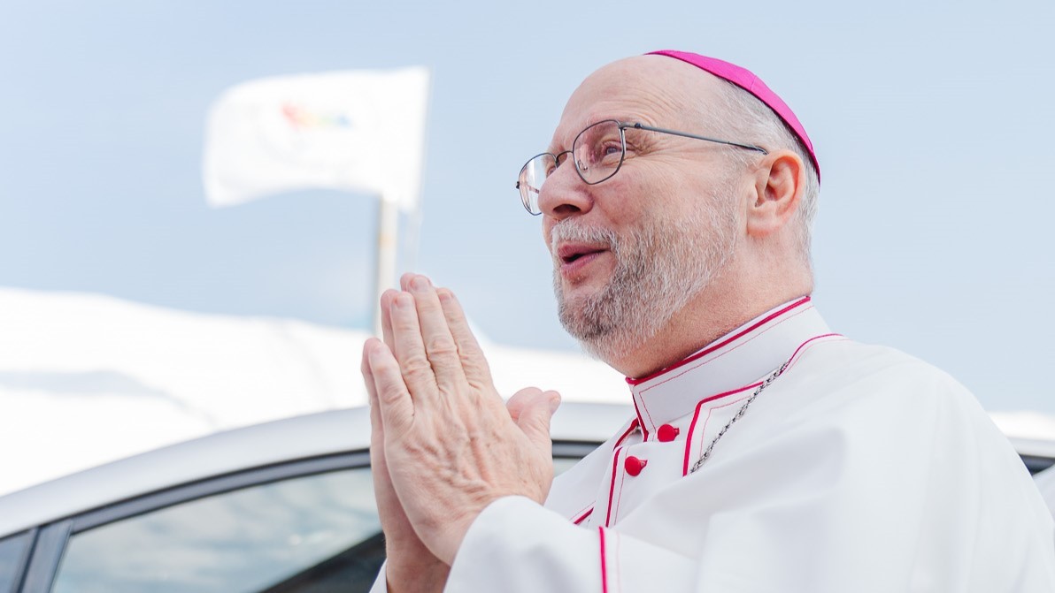El nuncio ante el reino de Tailandia. Redes sociales de la diócesis de 