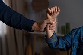 Víctimas de violencia familiar piden a la Corte proteger a familiares directos