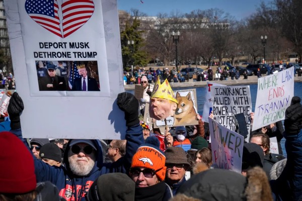 'No Kings on Presidents Day': Demonstrators Rally Against Musk-Trump