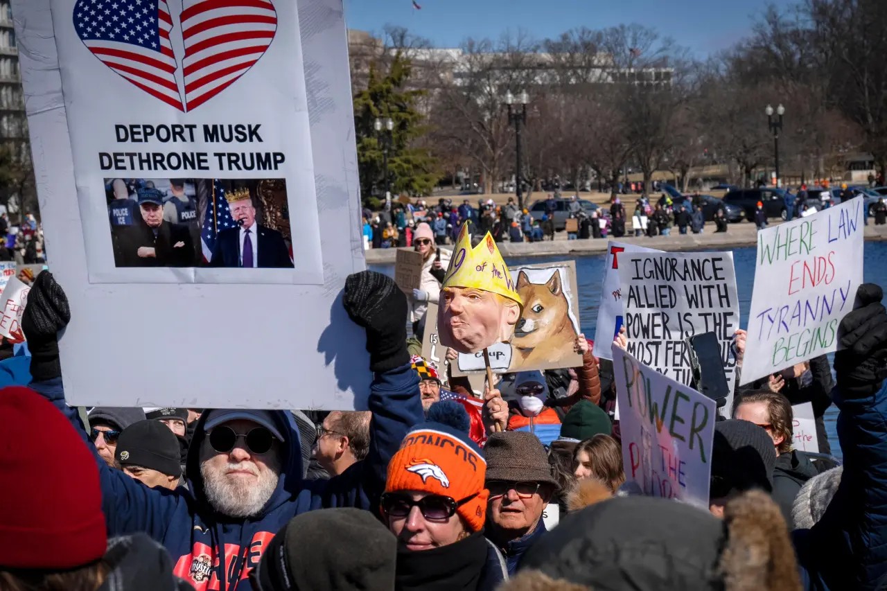 'No Kings on Presidents Day': Demonstrators Rally Against Musk-Trump