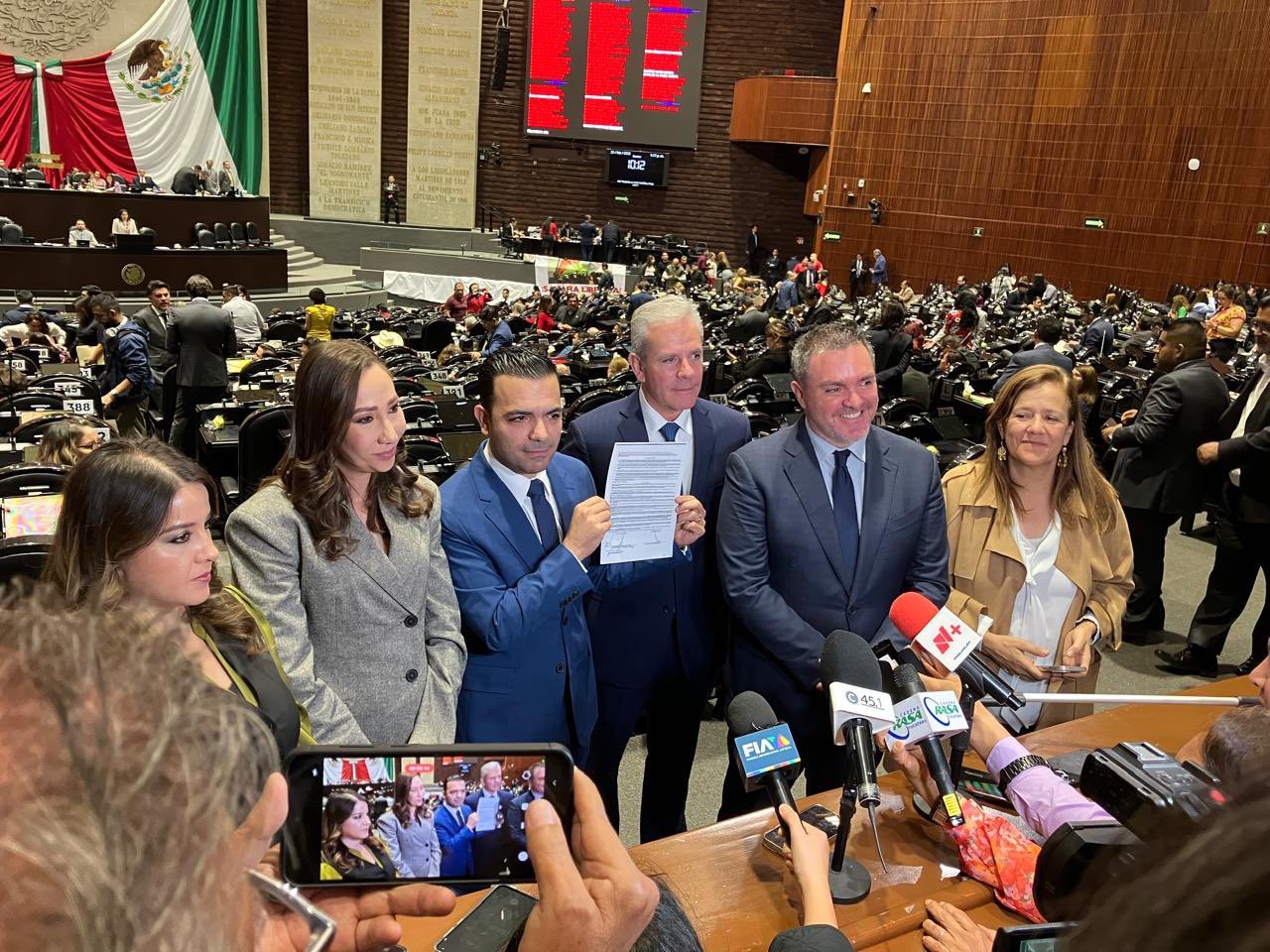 Contrato de la Cámara de Diputados con socio del abogado de Zambada