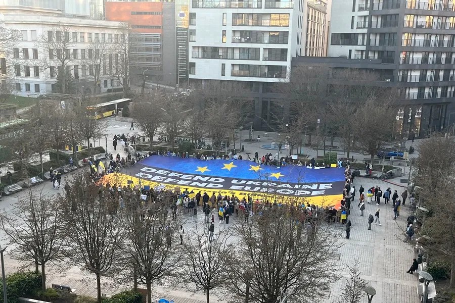 Cumbre extraordinaria en Bruselas refuerza apoyo a Ucrania