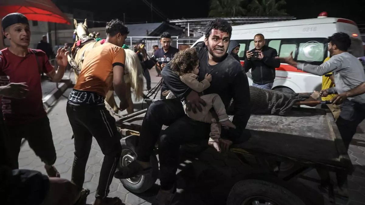 Israel deja 320 muertos tras oleada de bombardeos sobre Gaza