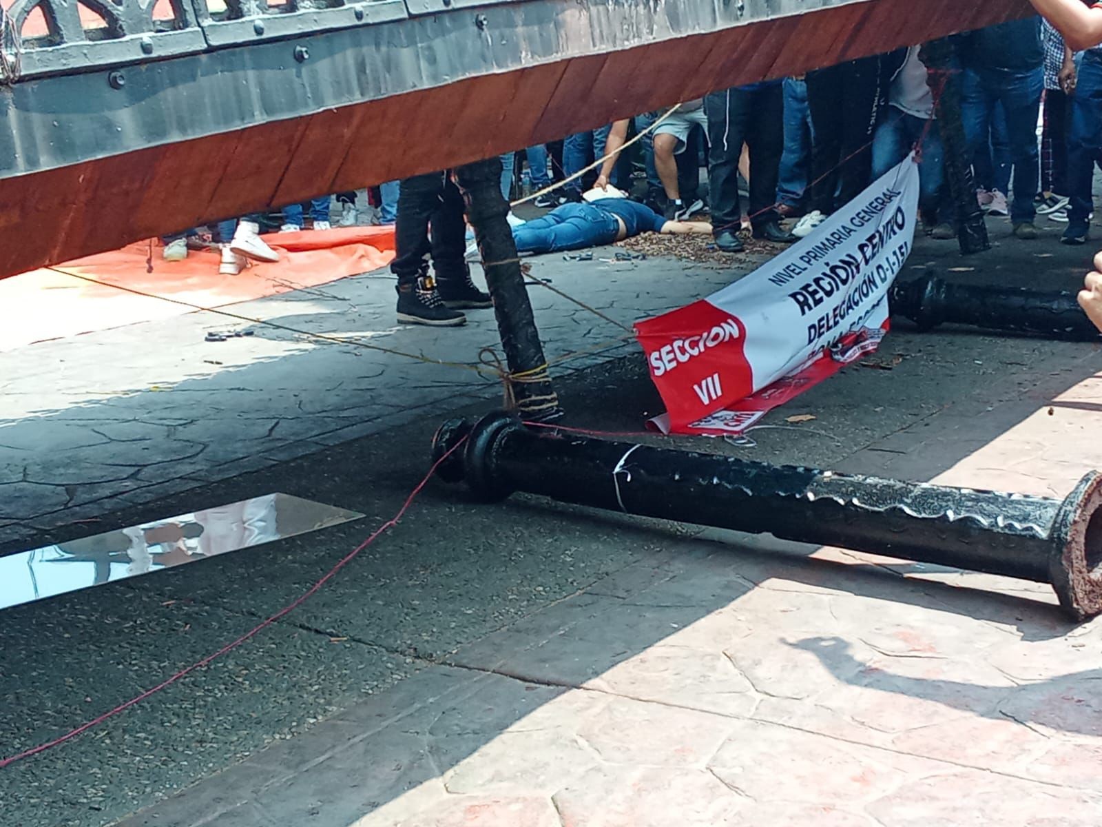 Colapso de estructura en Tuxtla Gutiérrez: dos muertos y dos heridos