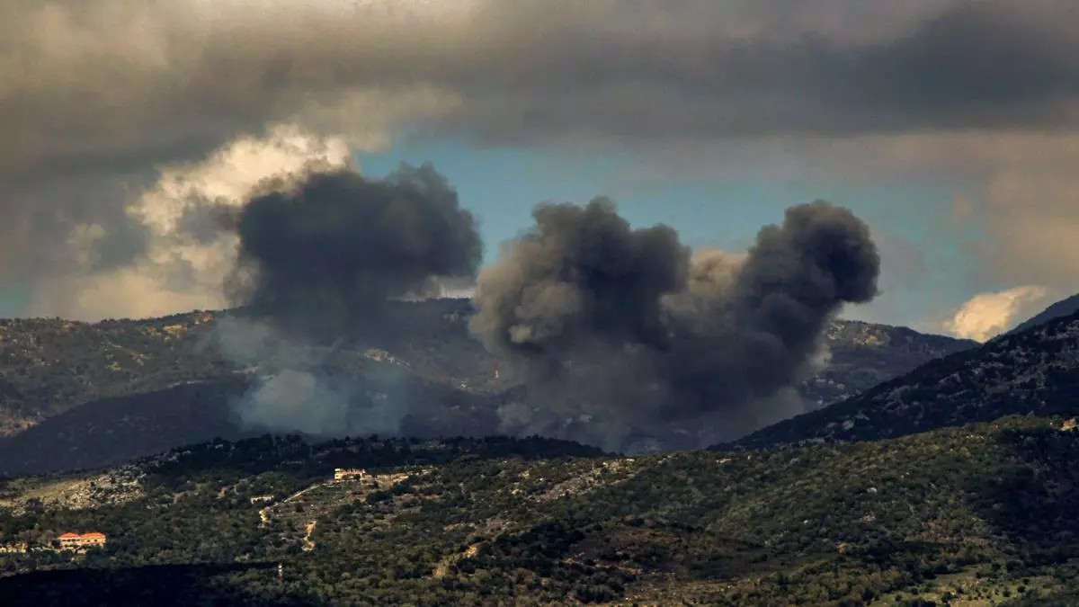 Israel ataca “decenas” de objetivos de Hizbulá en Líbano