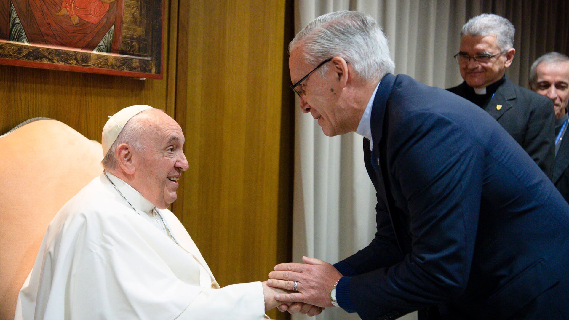 El papa Francisco y Gustavo Agín, sacerdote argentino, superior de los betarramitas. El papa Francisco y Gustavo Agín, sacerdote argentino, superior de los betarramitas.
