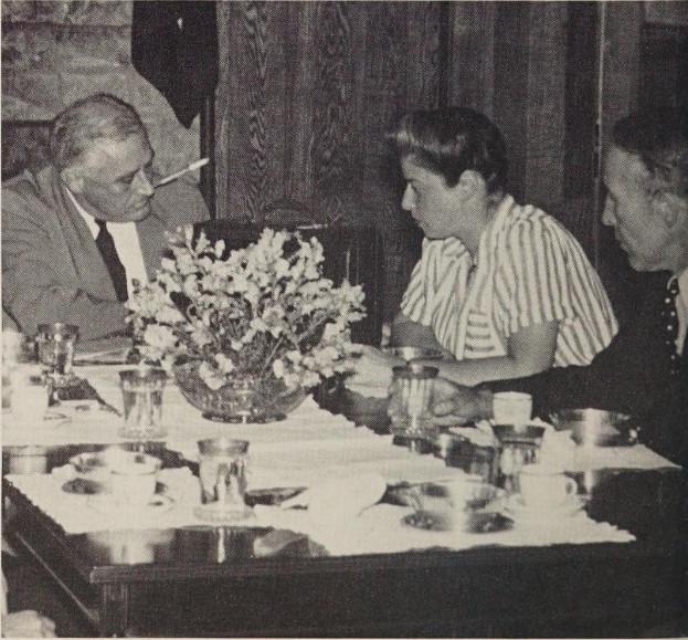MacLeish con Franklin y Eleanor Roosevelt, 1942.