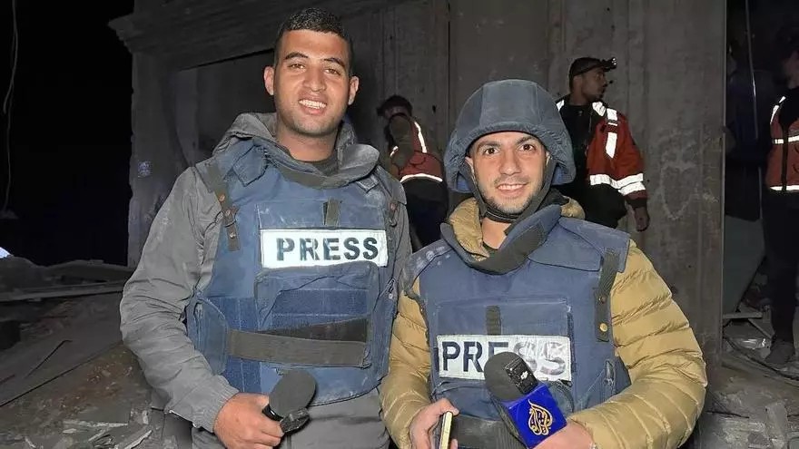 Los periodistas Hossam Shabat y Anas Al Sharif, hace unos meses.