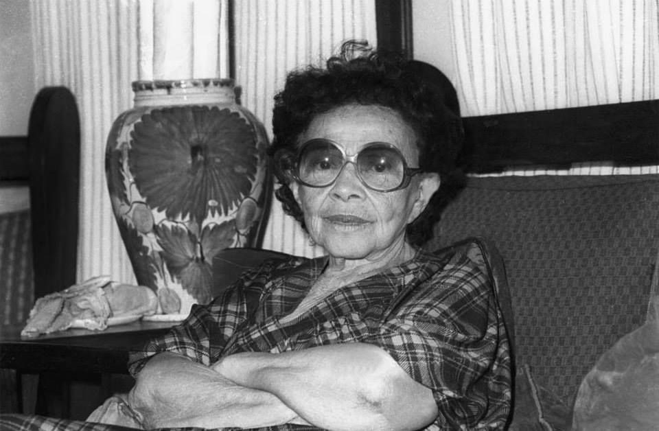 La poeta Clementina Suárez. 