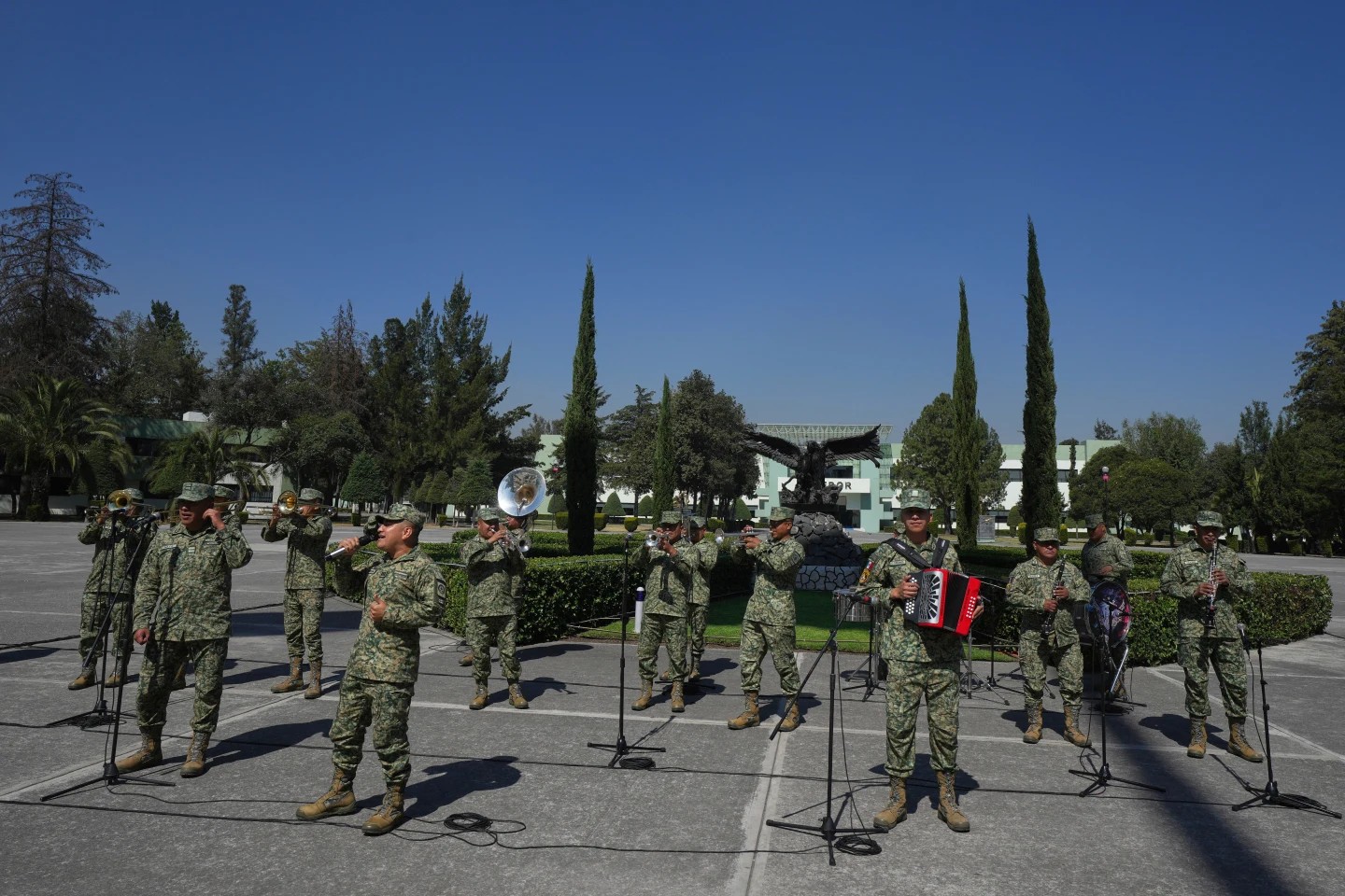 Sheinbaum emprende lucha contra el narcocorrido en México