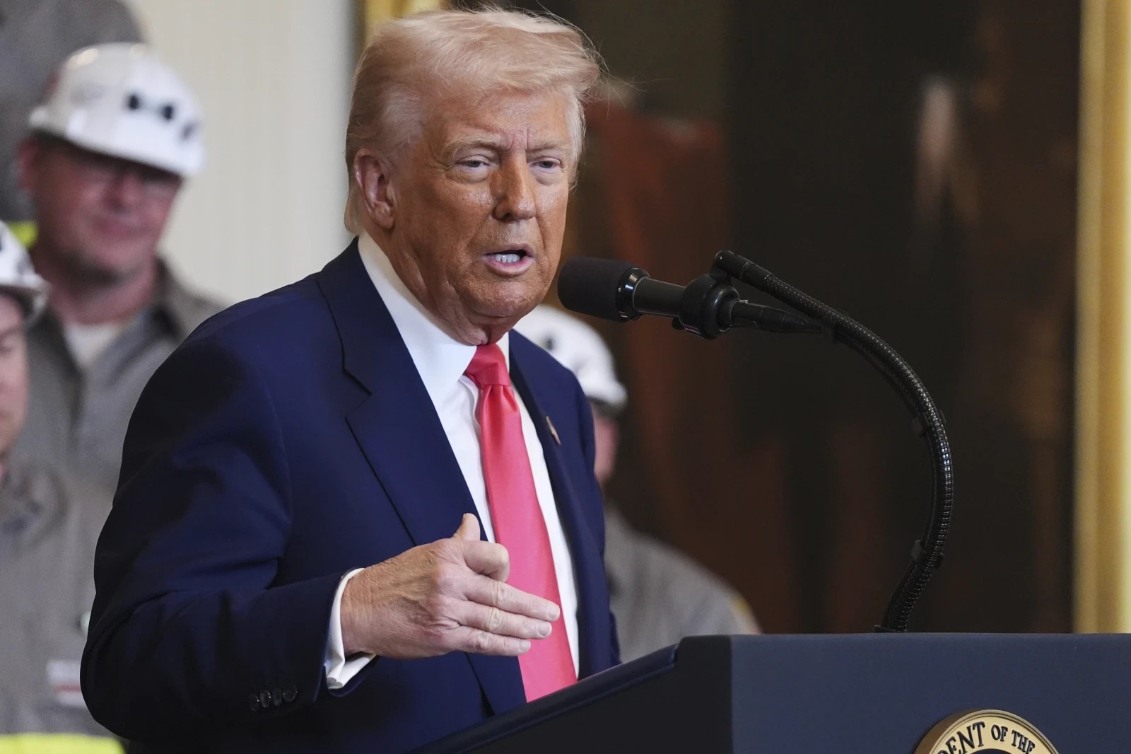 Trump suspende aranceles por 90 días a la mayoría de los países