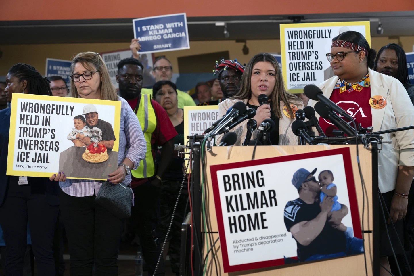 Corte Suprema ordena a Trump retorno de migrante deportado por error