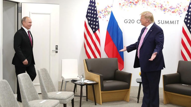 Trump condena ataque ruso en Kiev tras promover plan de paz con Putin
