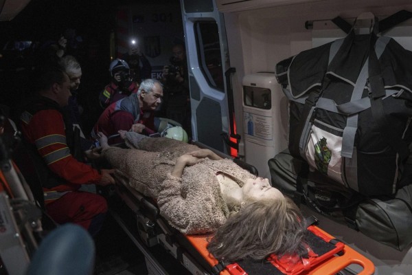 Ataque de Rusia deja 9 muertos y 70 heridos en la capital de Ucrania