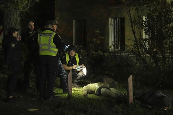 Ataque de Rusia deja 9 muertos y 70 heridos en la capital de Ucrania