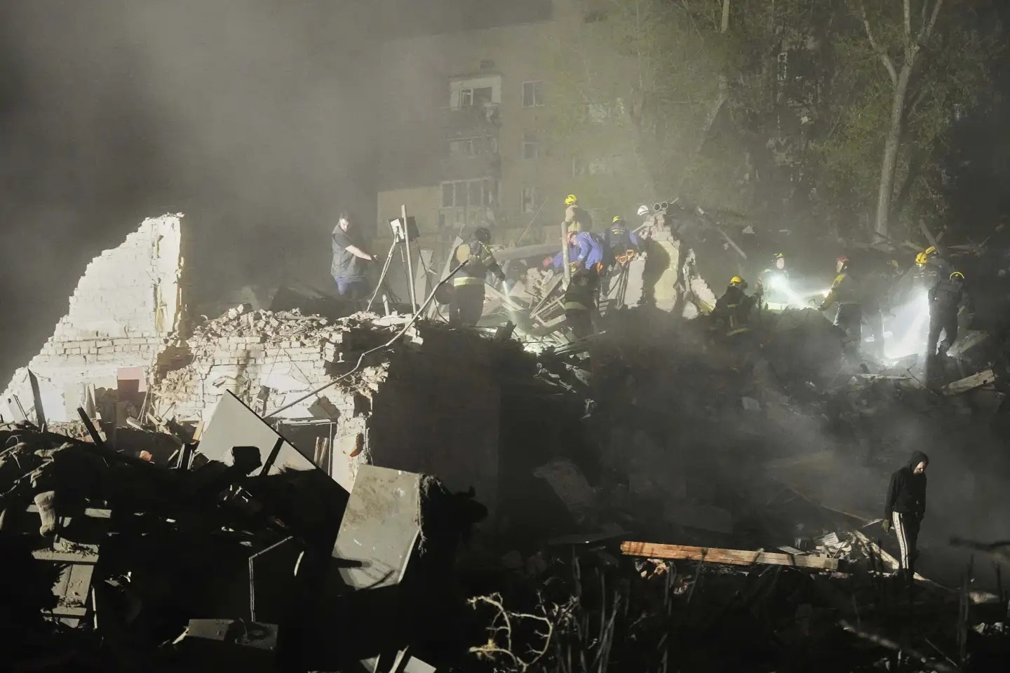 Ataque de Rusia deja 9 muertos y 70 heridos en la capital de Ucrania