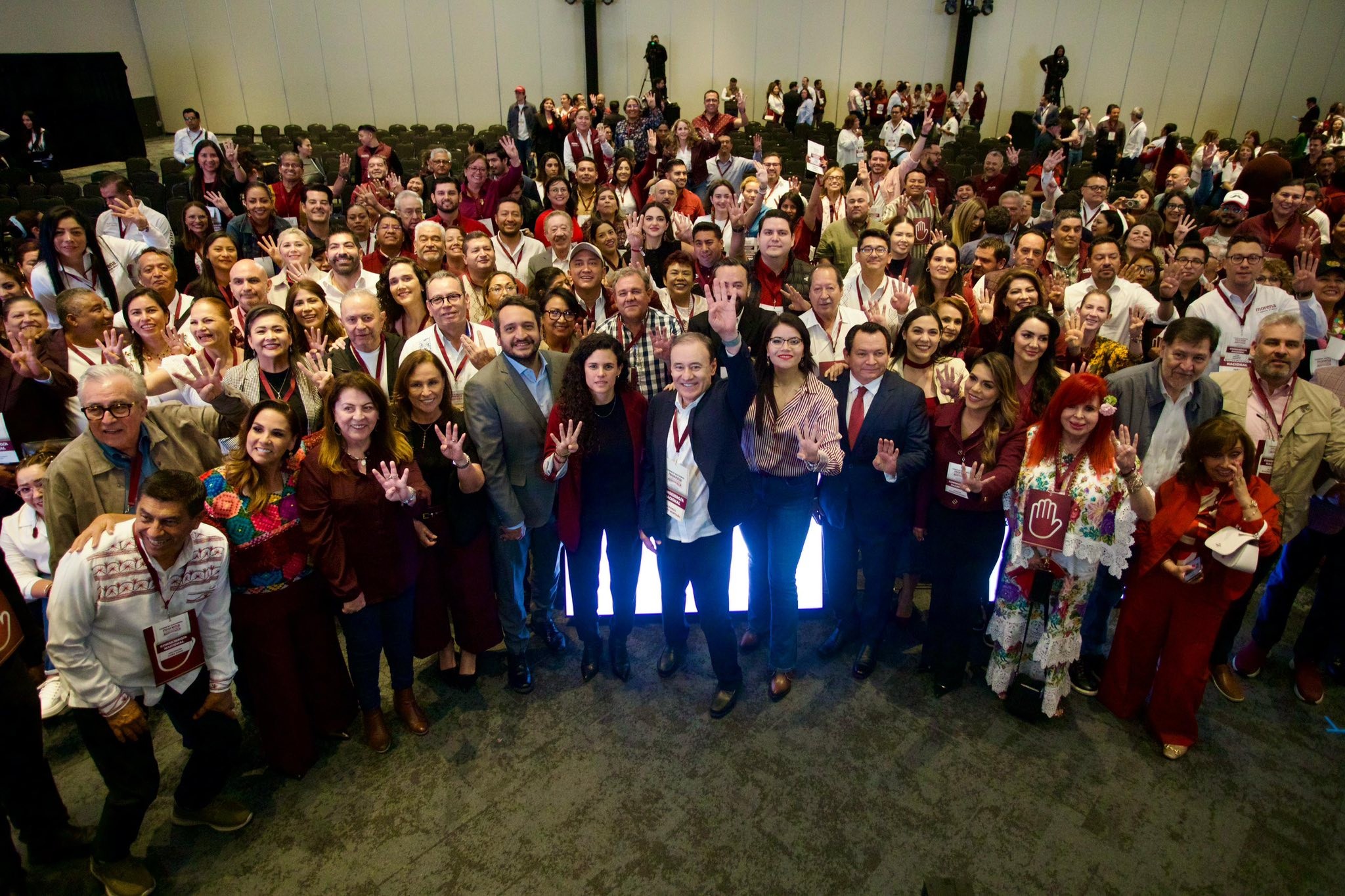 Foro Público: Morena vs Morena