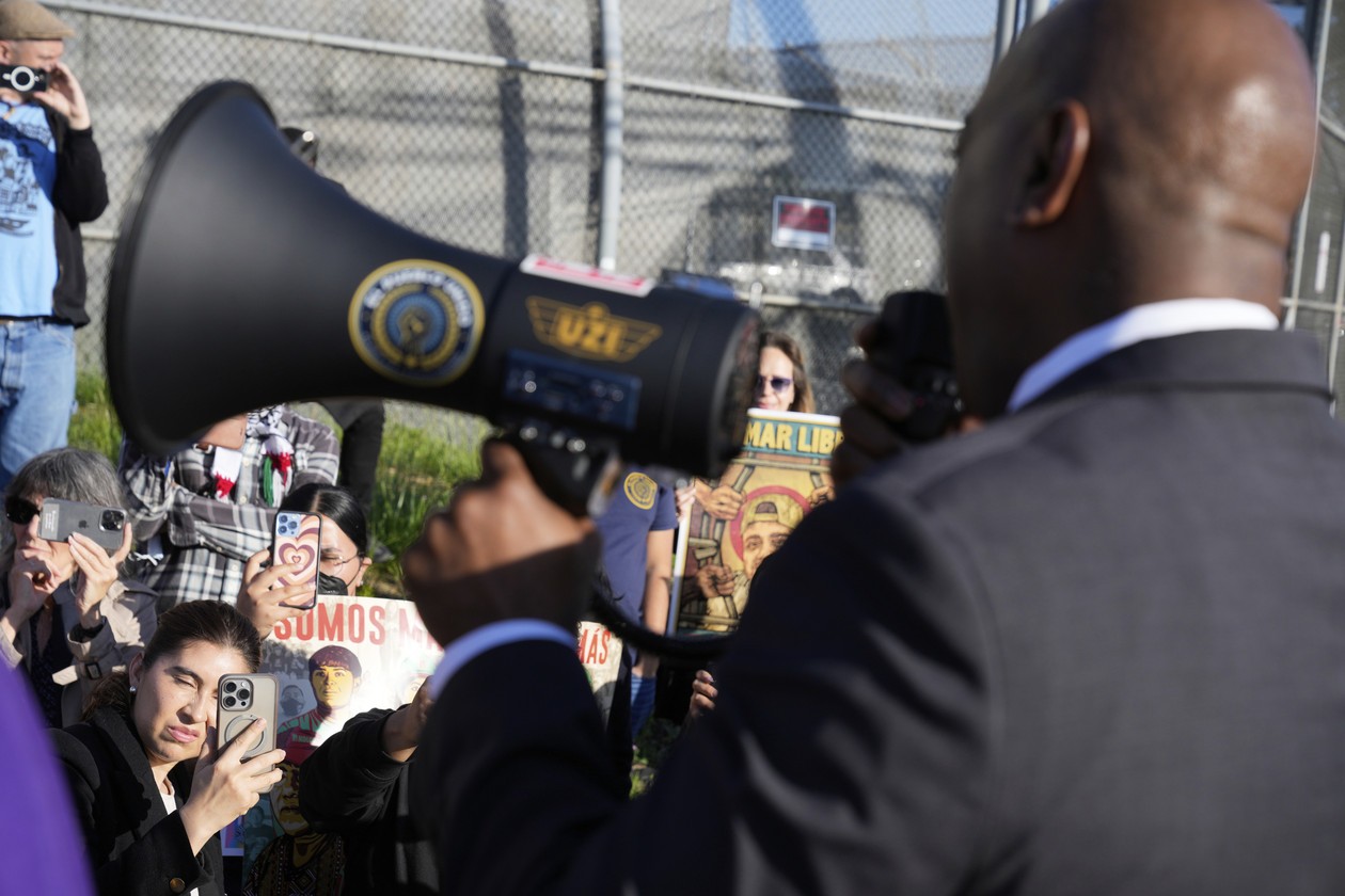 Ras Baraka, candidato a gobernador, arrestado tras protestas en el ICE