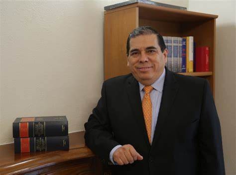 Pedro López Elías, exasesor de Javier Corral, prófugo de la justicia