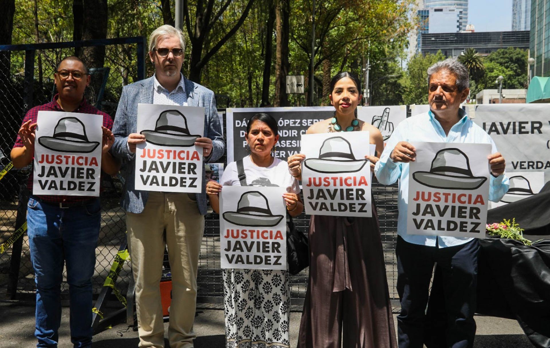 Familia del periodista Javier Valdez demanda se extradite al 'Mini Lic'
