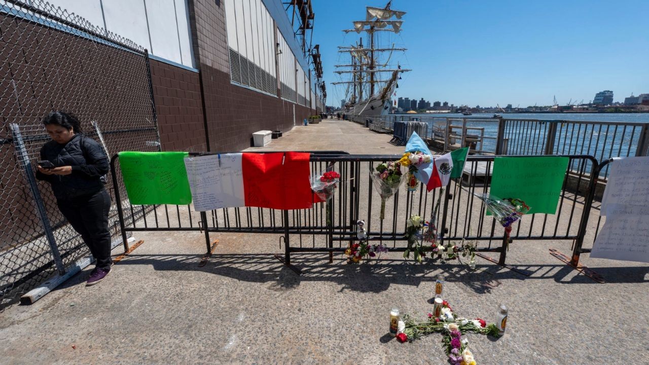 Sin apoyo familia de marino fallecido en tragedia del buque Cuauhtémoc