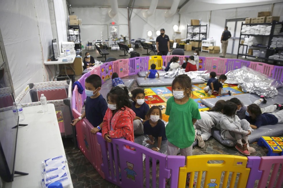 Gobierno de EEUU busca terminar con protecciones para niños migrantes