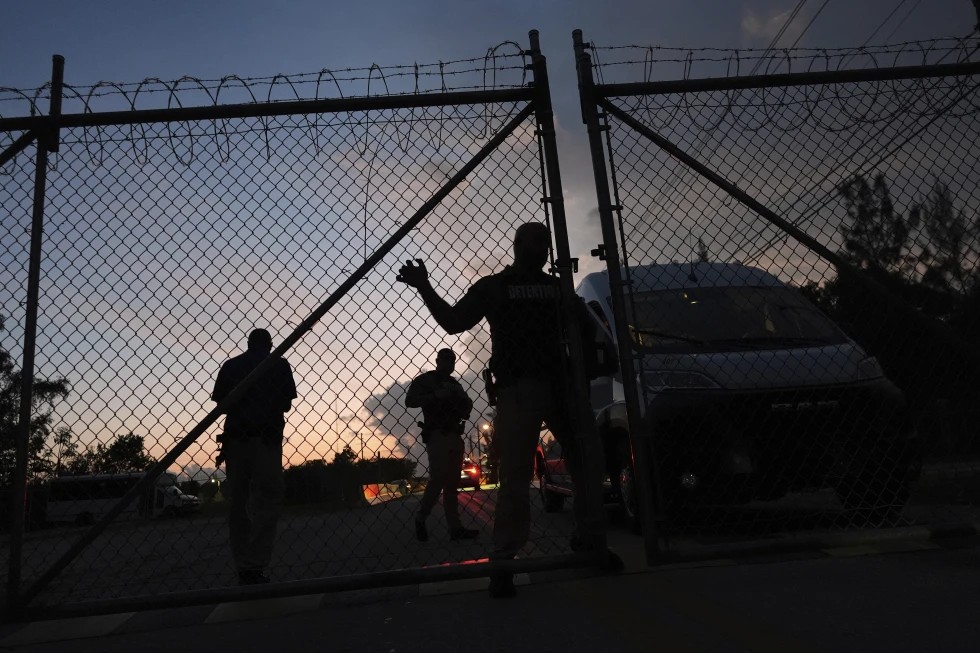 Trump impulsa nueva etapa de deportaciones masivas con cambios en ICE