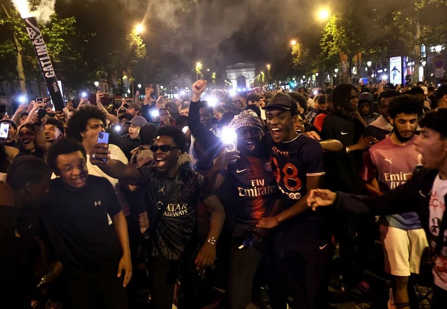 Casi 300 detenidos en París durante festejos por triunfo del PSG