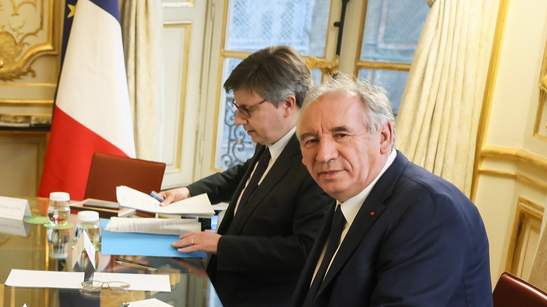 François Bayrou, primer ministro de Francia en una reunión con la Unión Europea. Redes sociales de la UE, François Bayrou, primer ministro de Francia en una reunión con la Unión Europea. Redes sociales de la UE,
