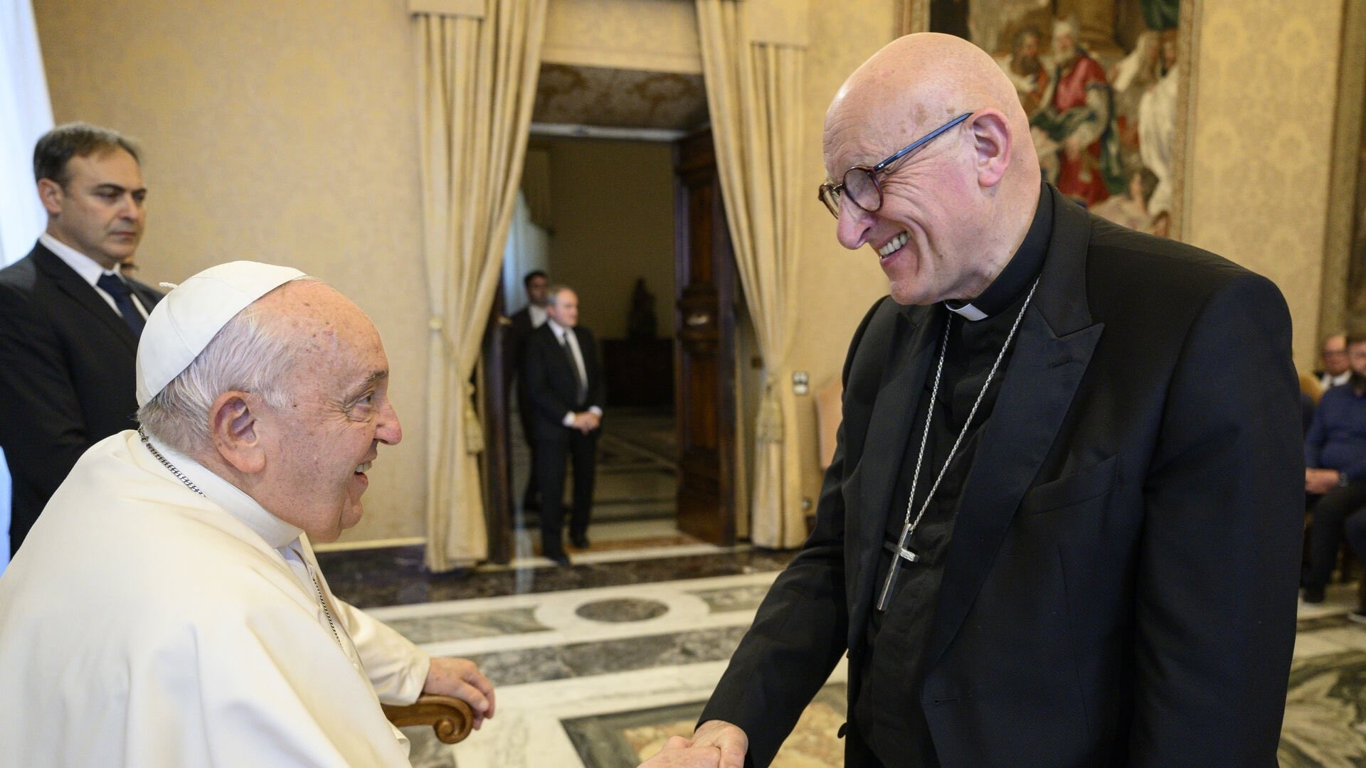 El papa Francisco cuando recibió al ahora emérito de Tolón, Rey. Redes sociales de la diócesis de Tolón, 2024. El papa Francisco cuando recibió al ahora emérito de Tolón, Rey. Redes sociales de la diócesis de Tolón, 2024.