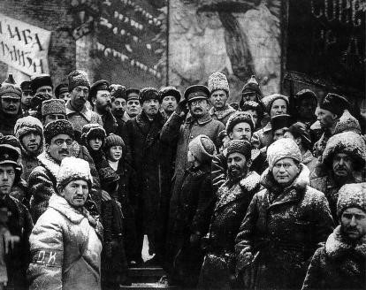 Lenin y Trotsky en el aniversario de la revolución, Moscú, 1918. Foto: Año 1 de la revolución rusa. Foto: Edición Traficantes de Sueños. Lenin y Trotsky en el aniversario de la revolución, Moscú, 1918. Foto: Año 1 de la revolución rusa. Foto: Edición Traficantes de Sueños.