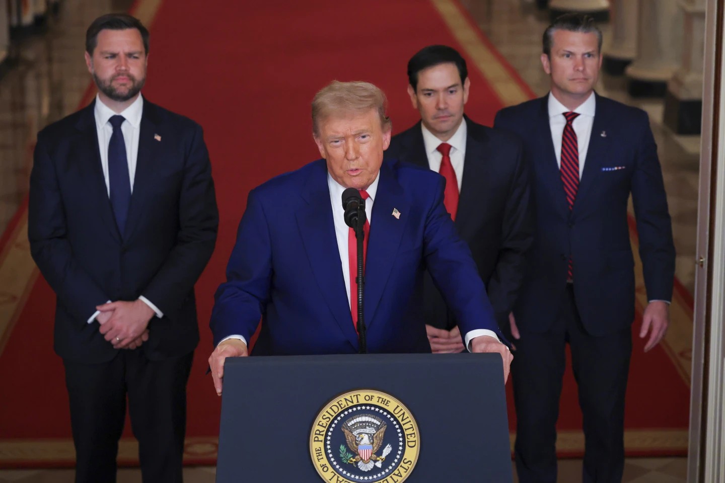 Trump anuncia alto al fuego entre Israel e Irán, pero Teherán lo duda