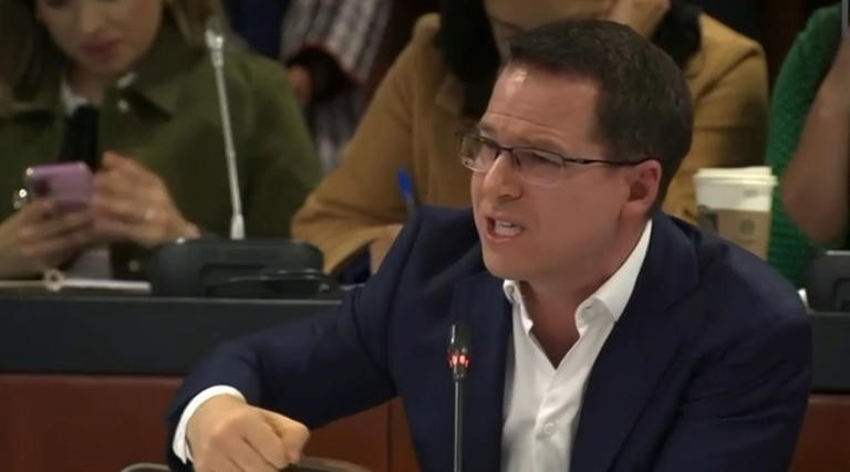 Gobierno de la 4T aprueba reformas para un “Gobierno espía“ en México