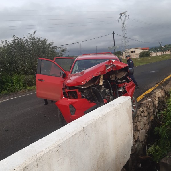 Más de dos horas en atender accidente vial en Oaxaca