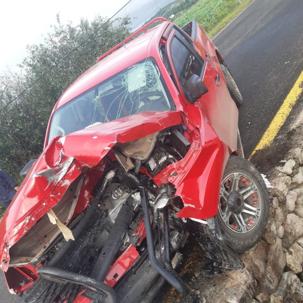 Más de dos horas en atender accidente vial en Oaxaca