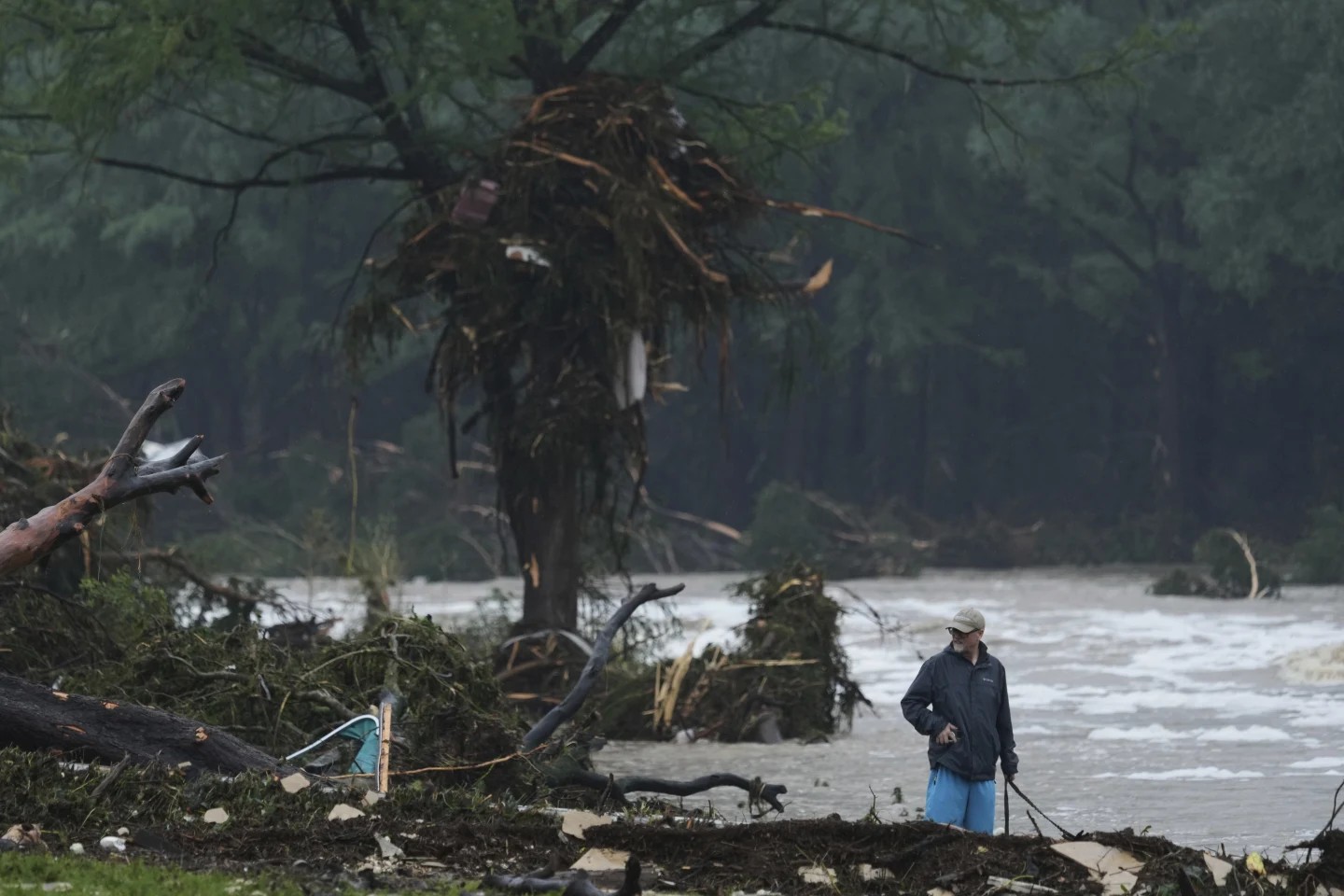 Al menos 24 muertos y 20 niñas desaparecidas por inundaciones en Texas