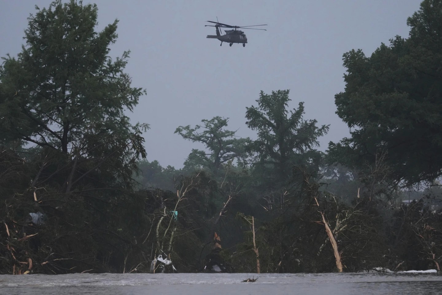 Al menos 24 muertos y 20 niñas desaparecidas por inundaciones en Texas