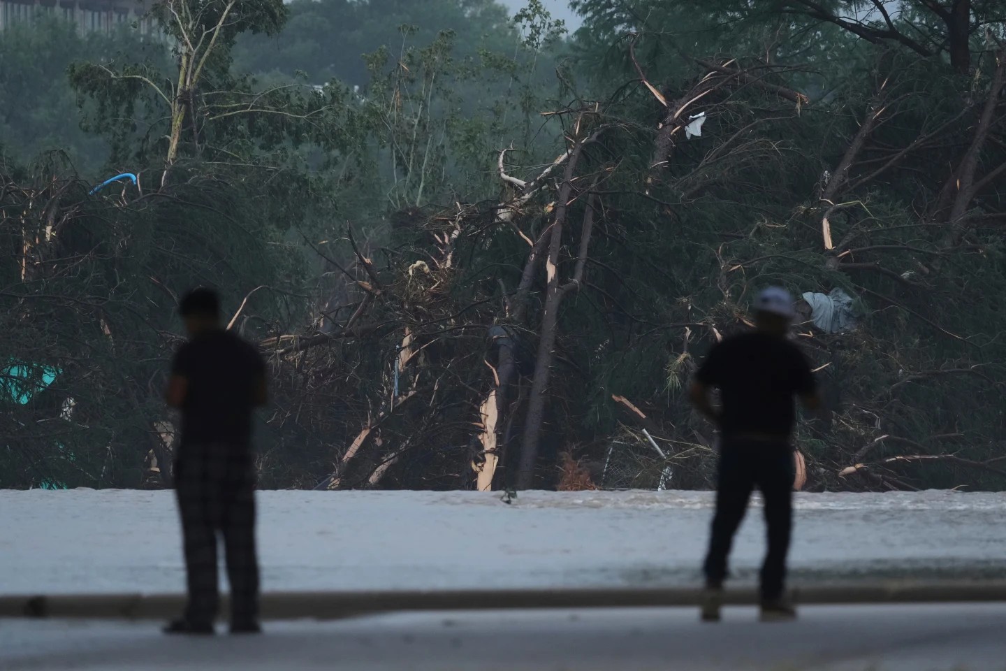 Al menos 24 muertos y 20 niñas desaparecidas por inundaciones en Texas