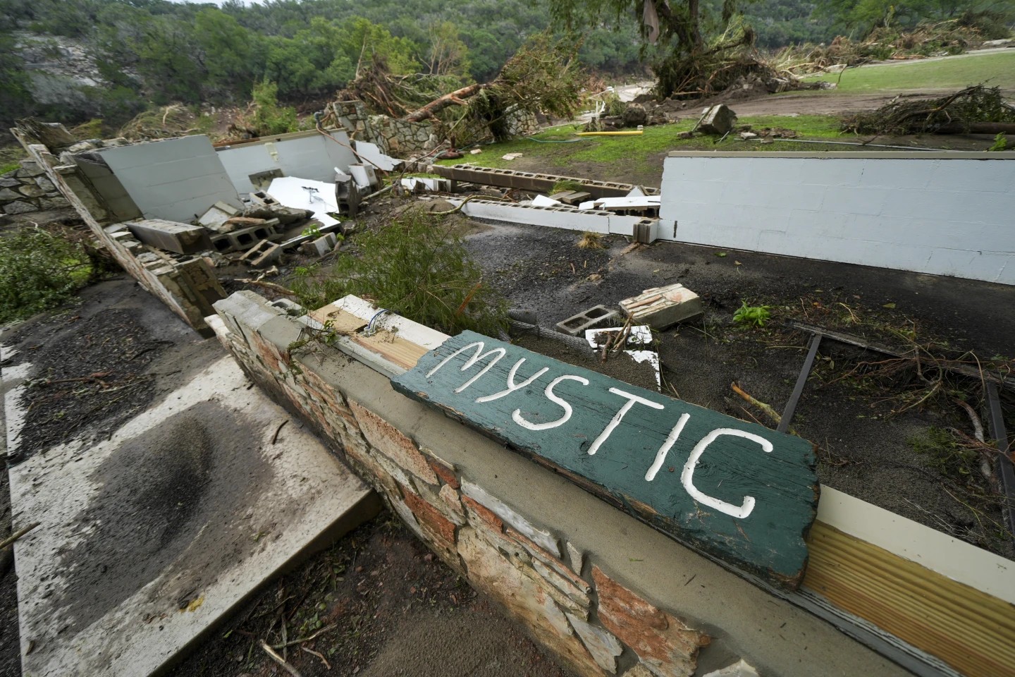 Al menos 51 muertos y 27 niñas desaparecidas por inundaciones en Texas